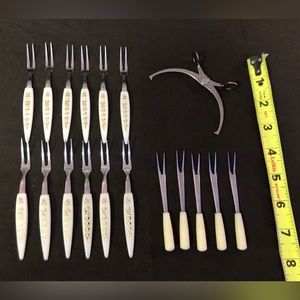 Vintage 18 Piece Cocktail Hors d’oeuvre Party Appetizer Serving Set